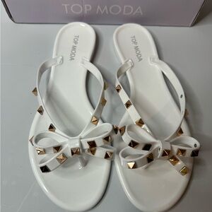TOP Moda Women's White Sandals with Gold Accents - Size: 9